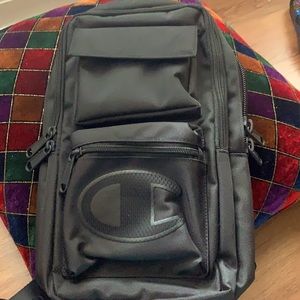 Champion cross body bag